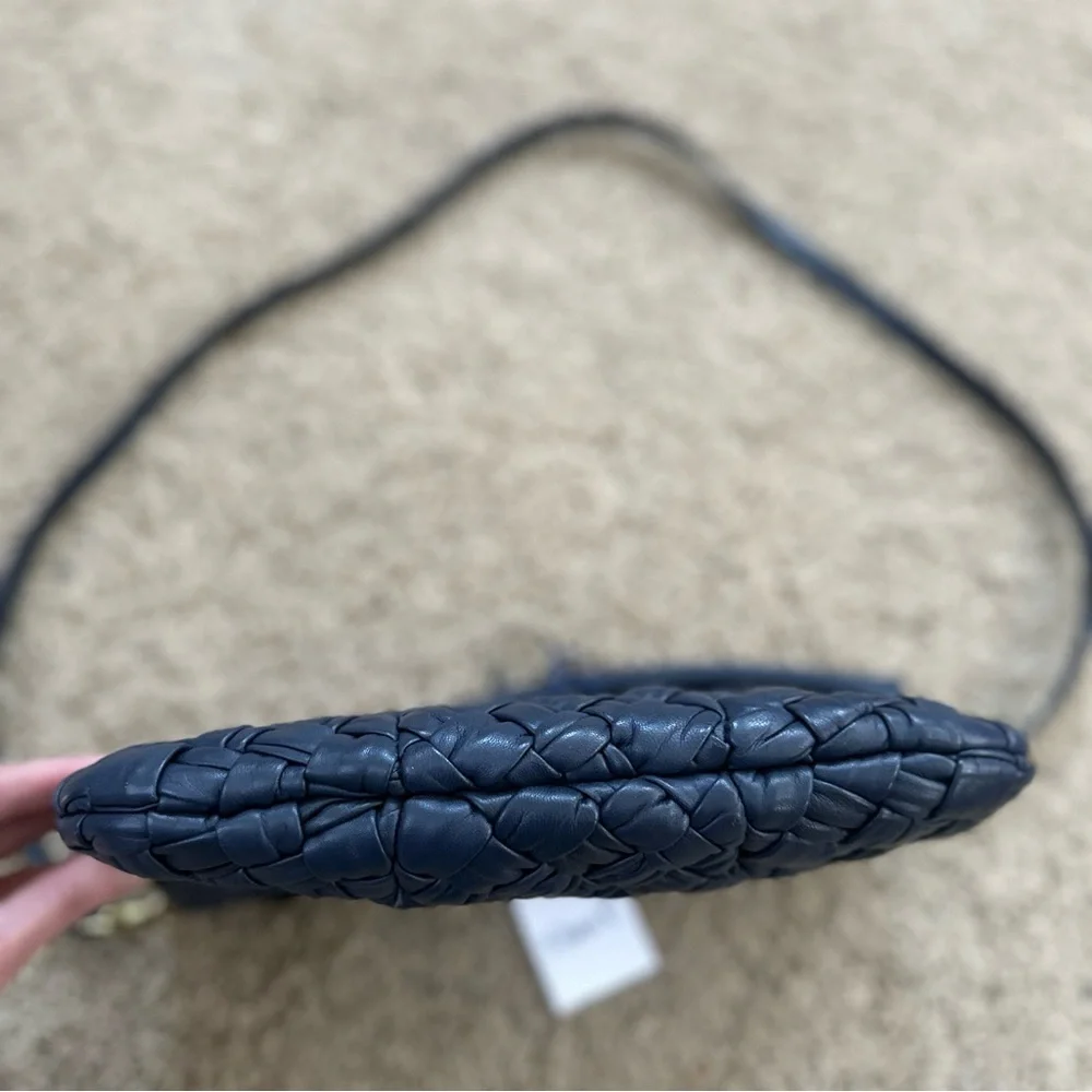 Clare V Petit Moyen in puffy navy blue - Picture 6 of 14
